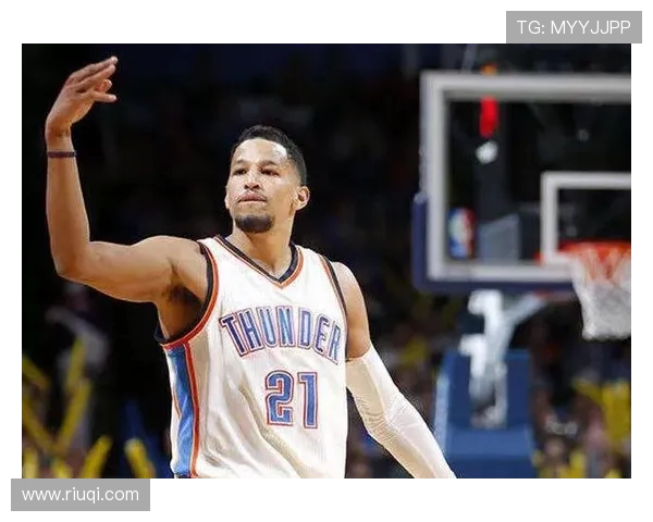 斯洛特评争议铲球称西蒙斯无意范德文动作或致重伤联赛赛场冲突