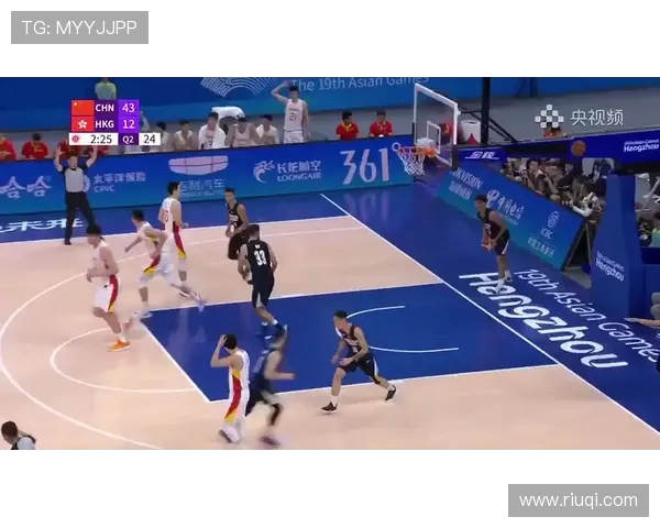 拉拉维亚高效贡献5分4篮板助球队保持领先表现全场5中2三分命中率100%